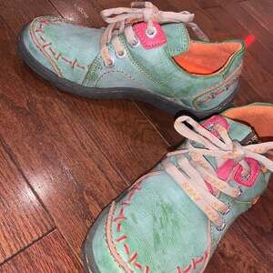 TMA EYES Women's Green Leather Lace Up Moccasins Walking Shoes